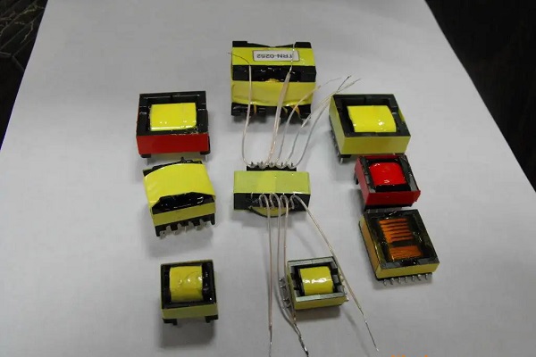 無勵磁調(diào)壓變壓器提高電壓合格率